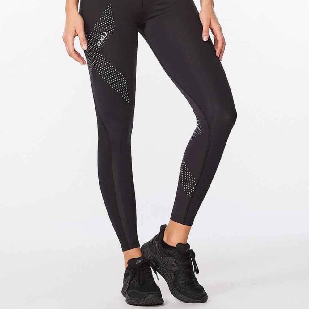 2XU Mid-Rise Compression Tights - Black & Dotted Reflective Logo - Size Medium - Picture 4 of 9